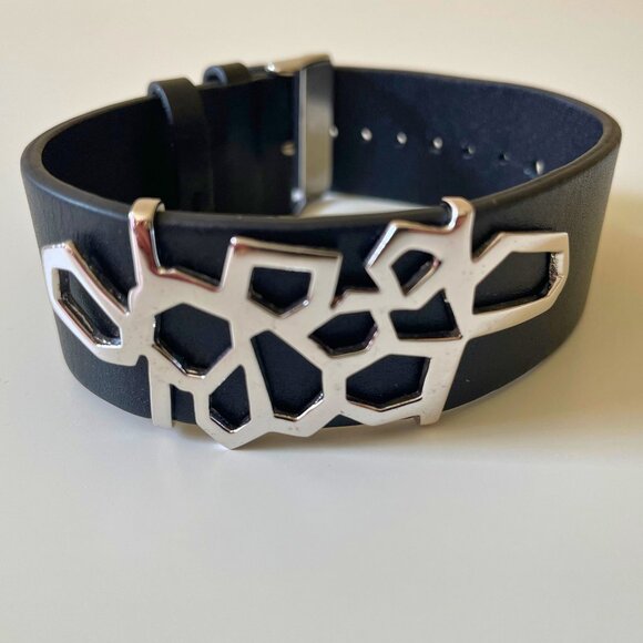 Gullkunst Geometric Leather Bracelet | Contemporary Icelandic Design - Picture 1 of 9
